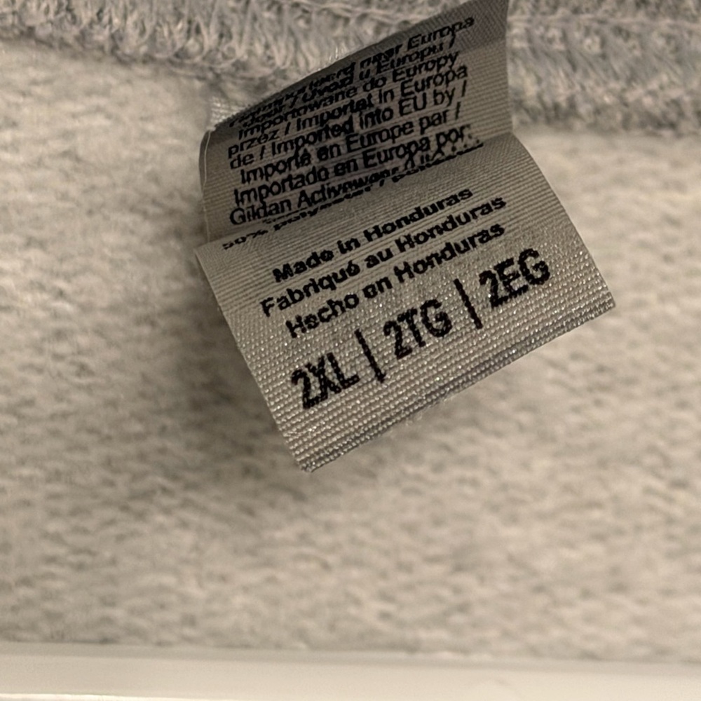 Gildan Light Gray “Head In The Clouds” Sweatshirt - Picture 6 of 7